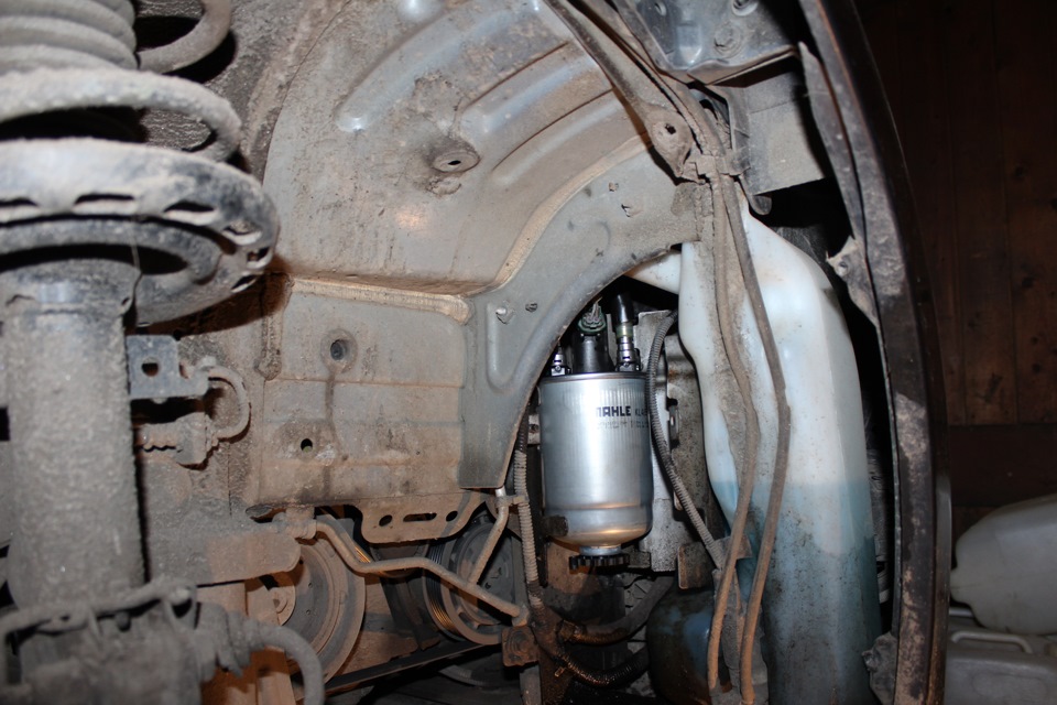 Замена топливного фильтра MAHLE — Renault Megane III, 1,5 л, 2009 года ...