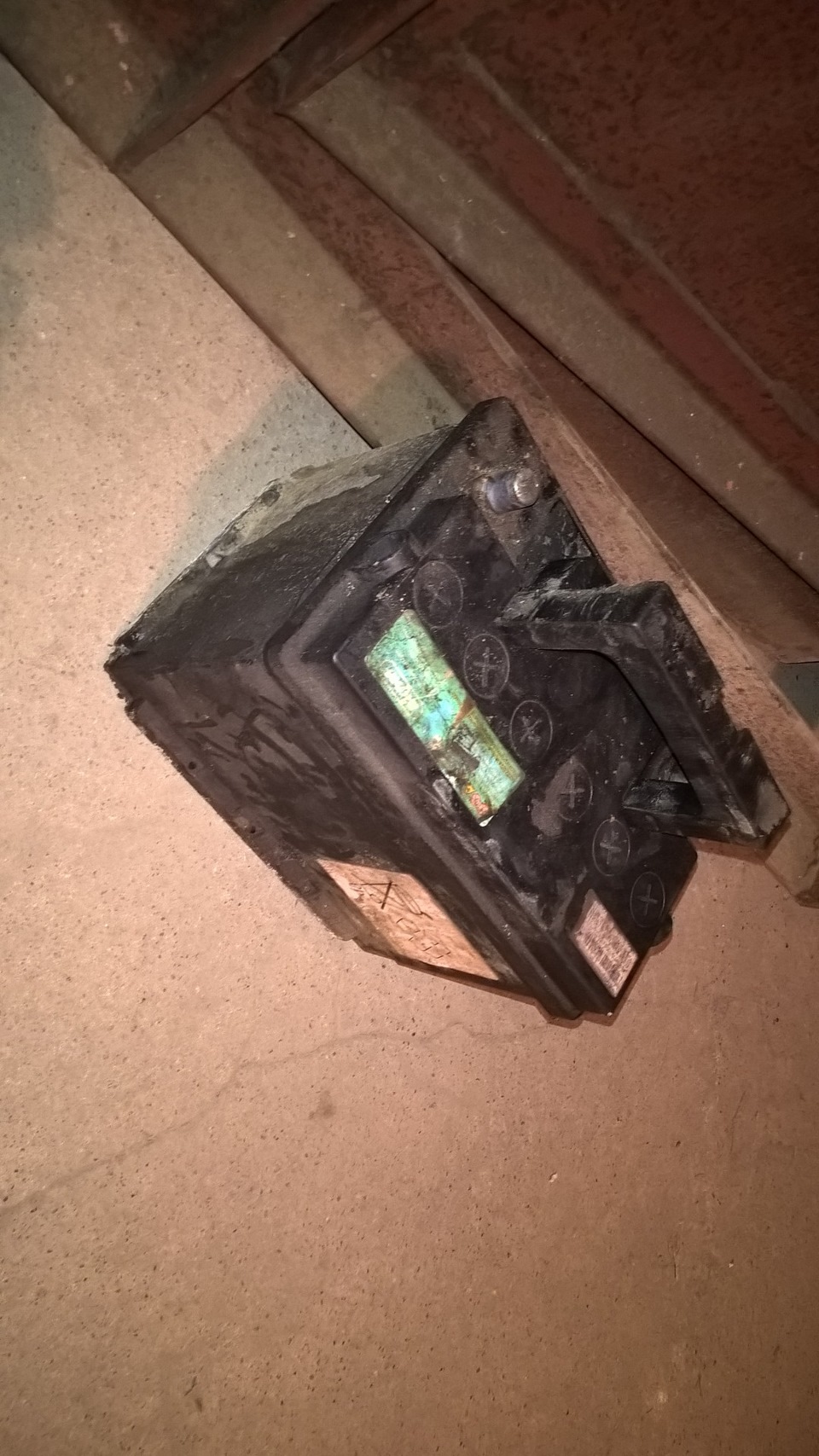 4aafc4as 960 Как крепится аккумулятор на гранте