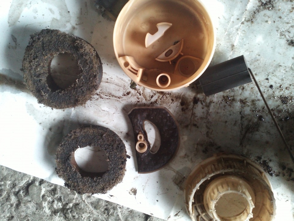 Разборка/сборка топливного насоса — Mazda 3 (1G) BK, 2 л, 2005 года ...