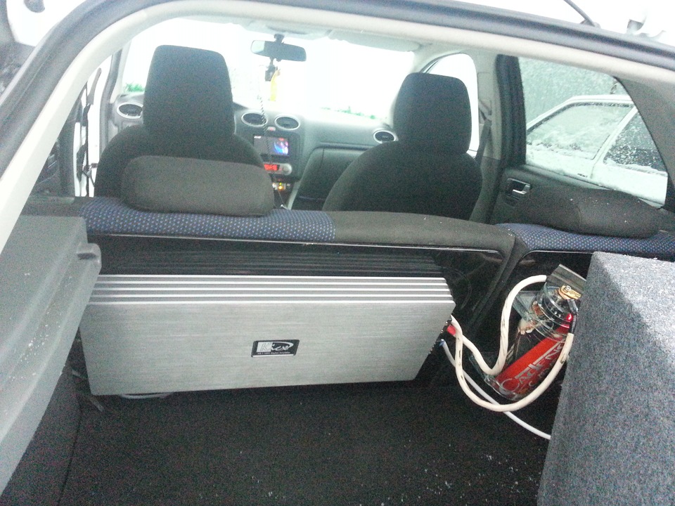 Саб ZERO 38 SPL Kicx 1000 — Ford Focus Hatchback II, 2 л, 2008 года ...