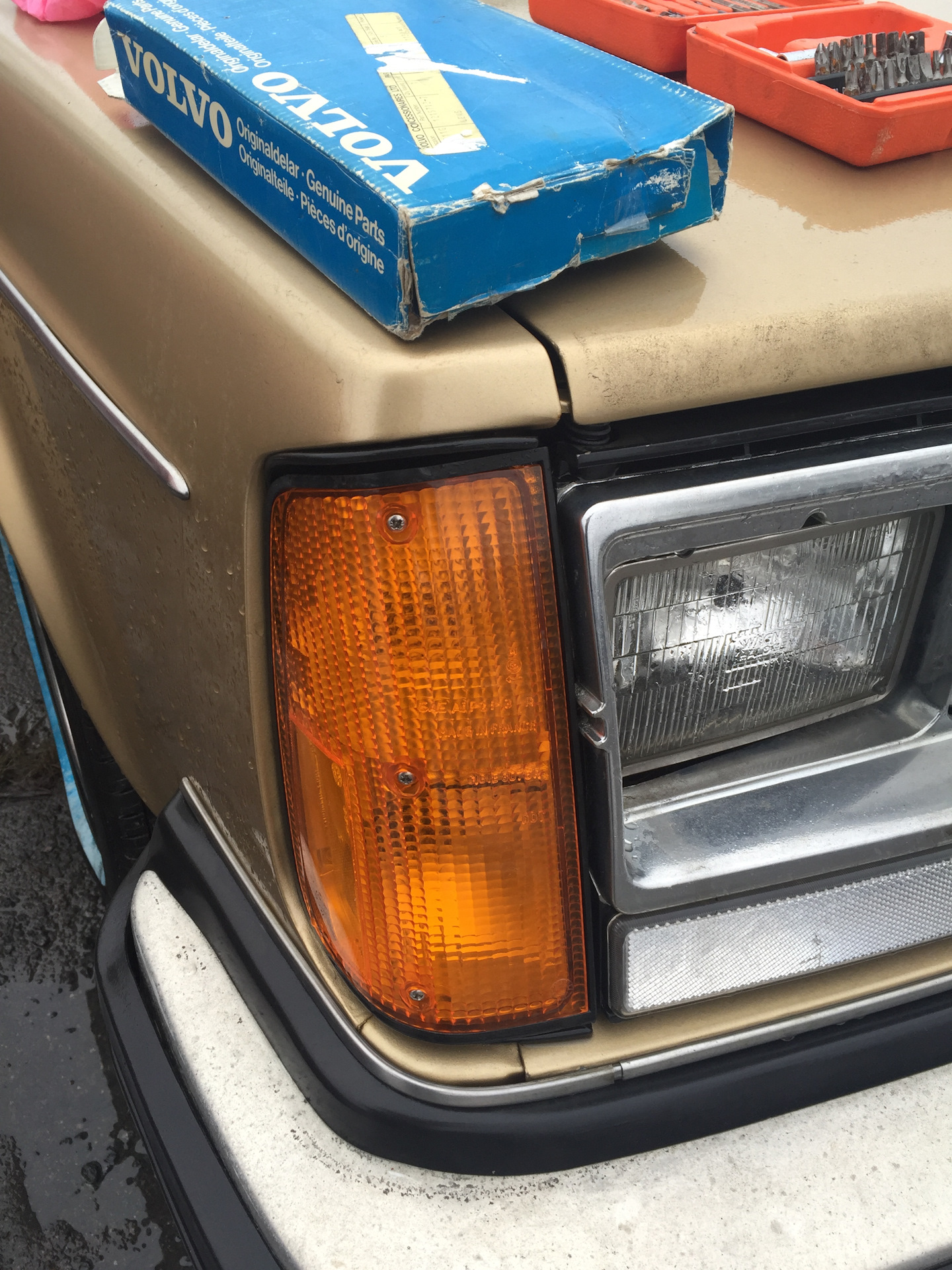 Поворотники usa w124. Ваз 2110 ораньжеваяпаваротники. Квадратный поворотник купить. Передний поворотник неоплан. Американские поворотники на авто.