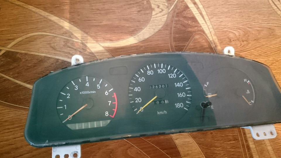 как можно подключить тахометр на тойота спринтер. комбинация приборов тойота калдина 190. тахометр калдина. тахометр калдина. панель приборов тойота виста 2002 года.
