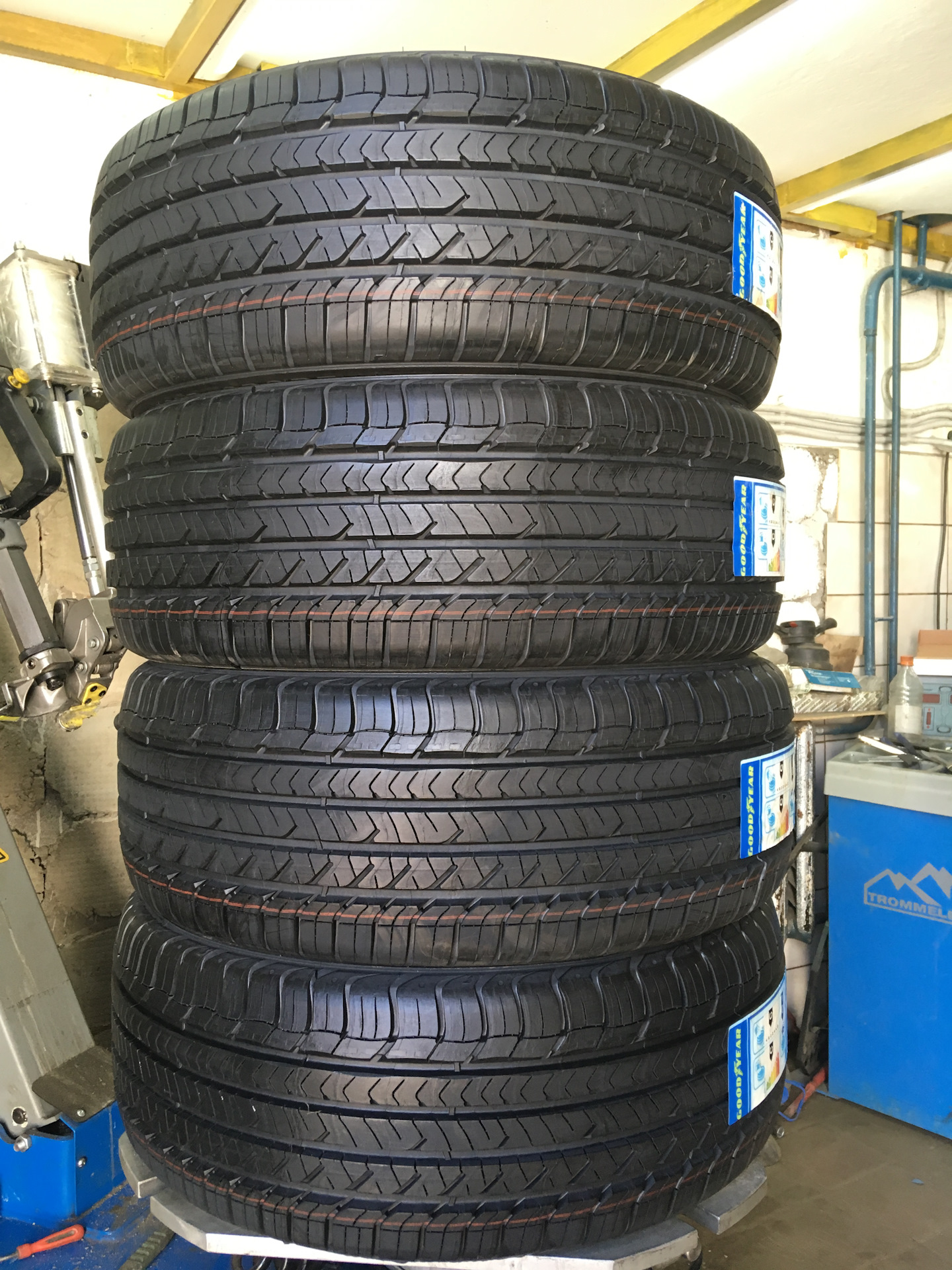 Goodyear eagle sport tz. Goodyear Eagle Sport TZ 245/45 r18 96w. Goodyear Eagle Sport TZ 225/50 r17. Goodyear Eagle Sport TZ 235/55 r17. Goodyear Eagle Sport TZ 96w.