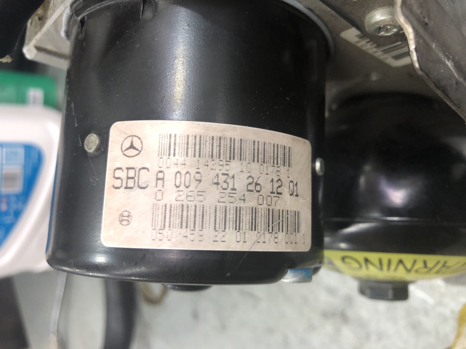 Запчасти на фото: A0094312612. Фото в бортжурнале Mercedes-Benz E-class (W211)