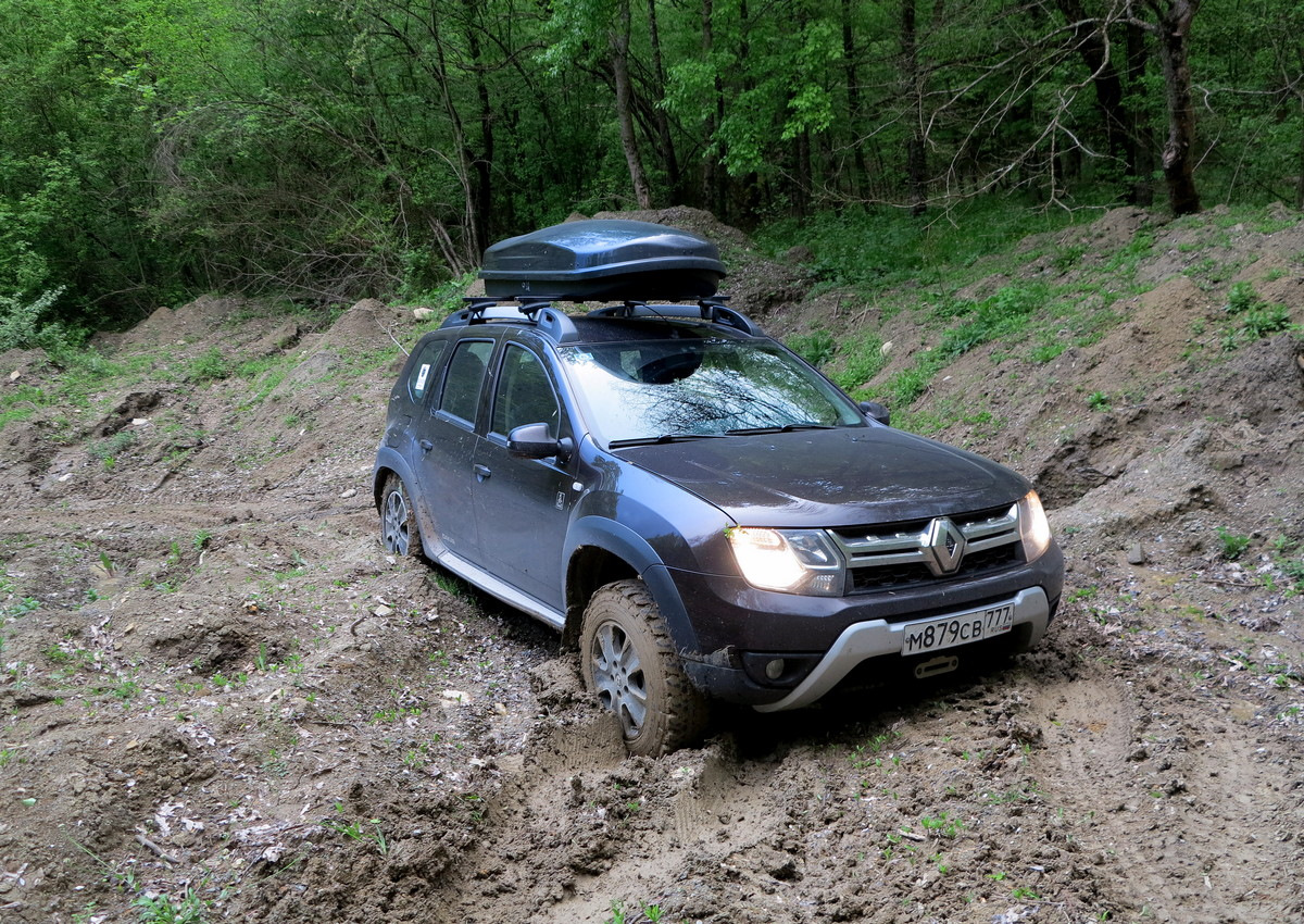 Грязевая резина на дастер. Renault Duster 2016 внедорожная резина белый. Renault Duster 2021 off Road. Грязевая резина на Рено Дастер. Renault Duster лифт.