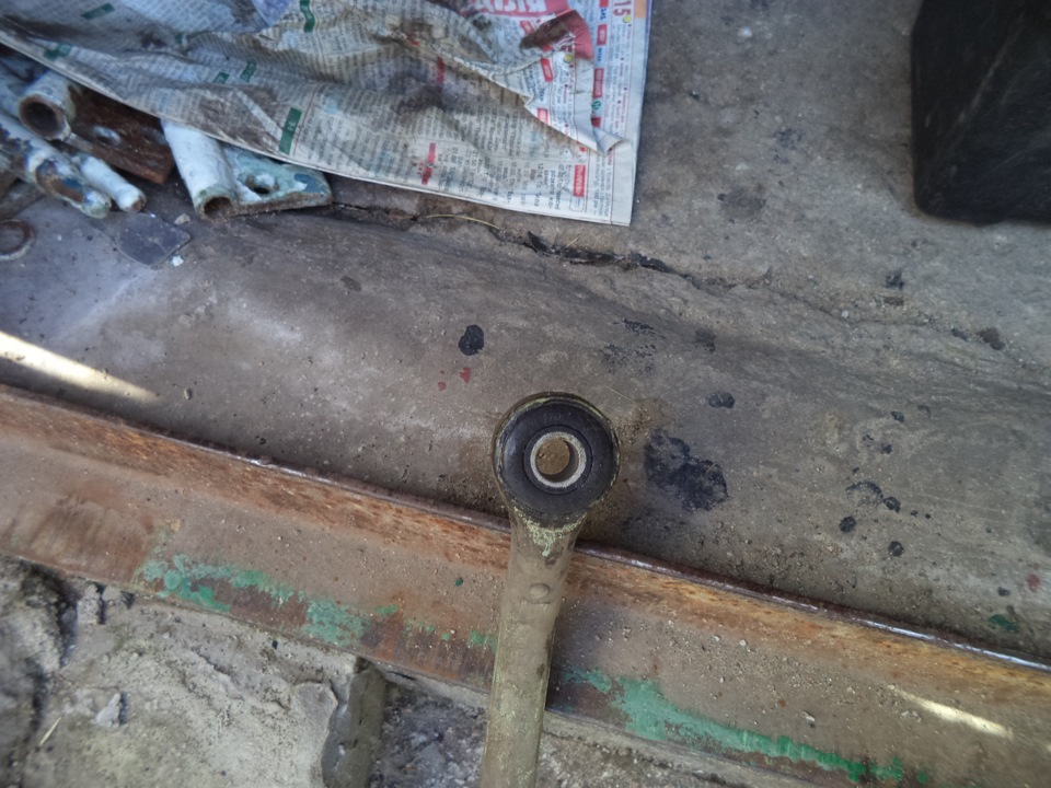 С чего подходит рулевая рейка на опель вектра а. 4ae32b2s 960. С чего подходит рулевая рейка на опель вектра а фото. С чего подходит рулевая рейка на опель вектра а-4ae32b2s 960. картинка С чего подходит рулевая рейка на опель вектра а. картинка 4ae32b2s 960. Привет друзья, наконец я добрался до рулевой рейки и рулевых тяг. Первым делом решил заменить сайлент блоки рулевых тяг, далее пойдет ревизия всей рейки, со всеми вытекающими последствиями, но сейчас не об этом. Много слышал отзывов по поводу этих салент блоков, но до последнего не хотел брать, так как люблю качественные запчасти иностранных фирм. Но после пьянки с пацанами, всё таки уговорили меня поставить с Ваз 2110, ибо по словам они ходят не плохо и относительно дешевые ( что в наше время очень актуально!)Итак: сайлент блоки рулевых тяг с семейства ВАЗ С чего подходит рулевая рейка на опель вектра а. 4ae32b2s 960. С чего подходит рулевая рейка на опель вектра а фото. С чего подходит рулевая рейка на опель вектра а-4ae32b2s 960. картинка С чего подходит рулевая рейка на опель вектра а. картинка 4ae32b2s 960. Привет друзья, наконец я добрался до рулевой рейки и рулевых тяг. Первым делом решил заменить сайлент блоки рулевых тяг, далее пойдет ревизия всей рейки, со всеми вытекающими последствиями, но сейчас не об этом. Много слышал отзывов по поводу этих салент блоков, но до последнего не хотел брать, так как люблю качественные запчасти иностранных фирм. Но после пьянки с пацанами, всё таки уговорили меня поставить с Ваз 2110, ибо по словам они ходят не плохо и относительно дешевые ( что в наше время очень актуально!)Итак: сайлент блоки рулевых тяг с семейства ВАЗ