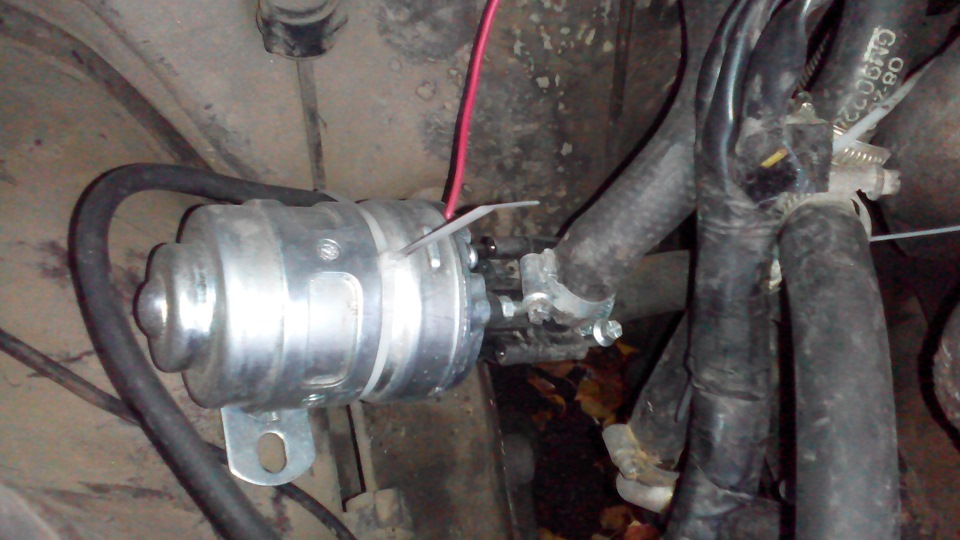 Как поставить электрическую помпу. Как поставить электрическую помпу. Насос печки шкода. Дополнительная помпа на печку форд транзит. Электропомпа газель 406.