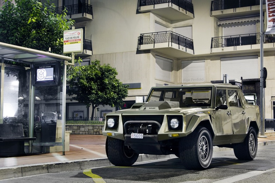 Lamborghini lm002 Army