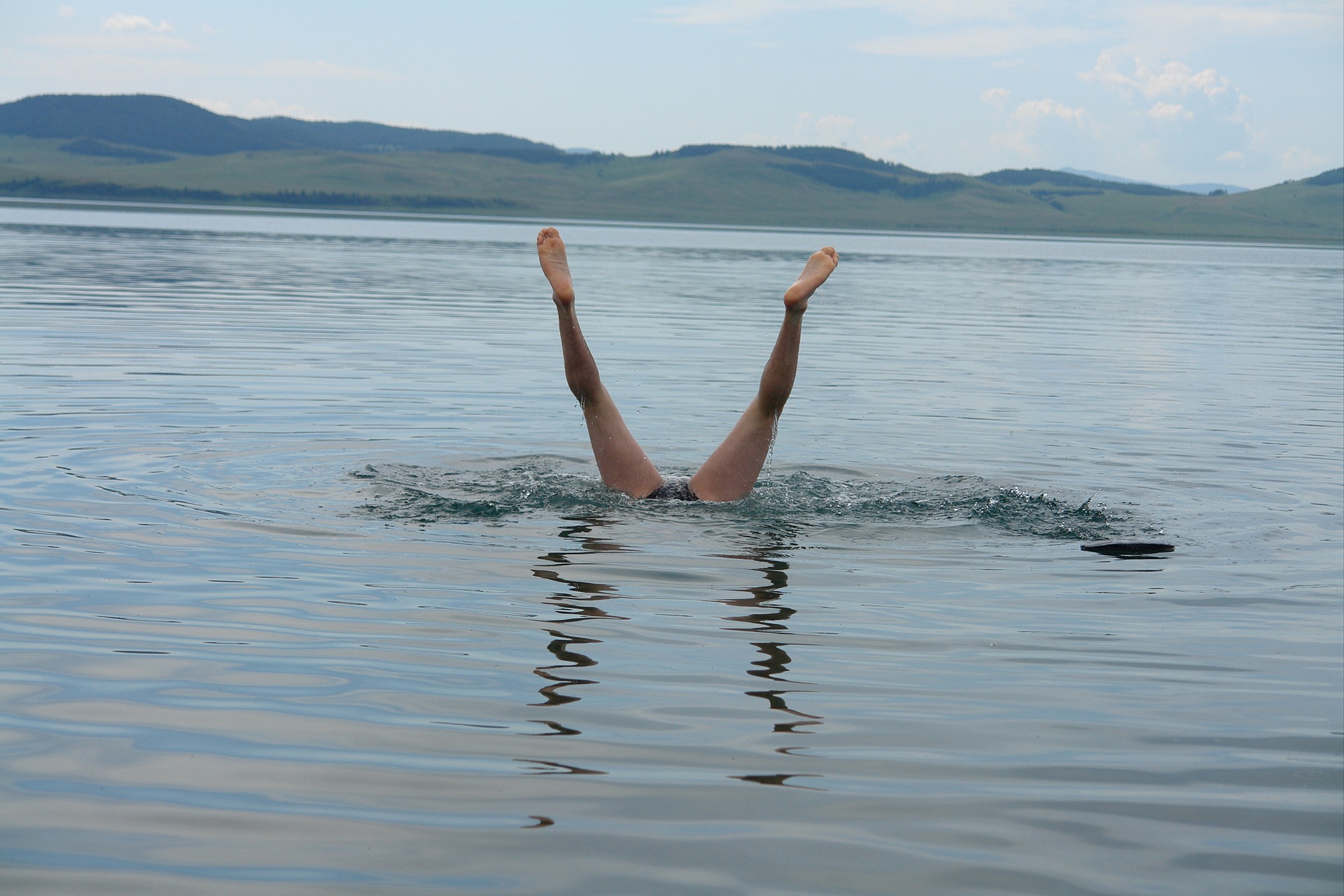 Байкал купаться летом. Озеро беле Хакасия. Озеро туз в Хакасии. Соленое озеро Хакасия тус. Озеро беле Красноярск.
