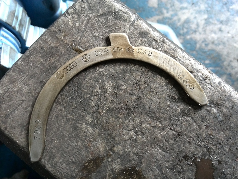 056105635B Дистанционная шайба, коленчатый вал VAG | Запчасти на DRIVE2