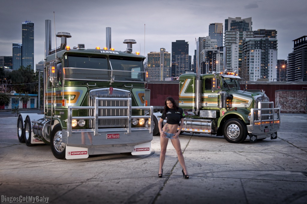 Девушки и грузовики