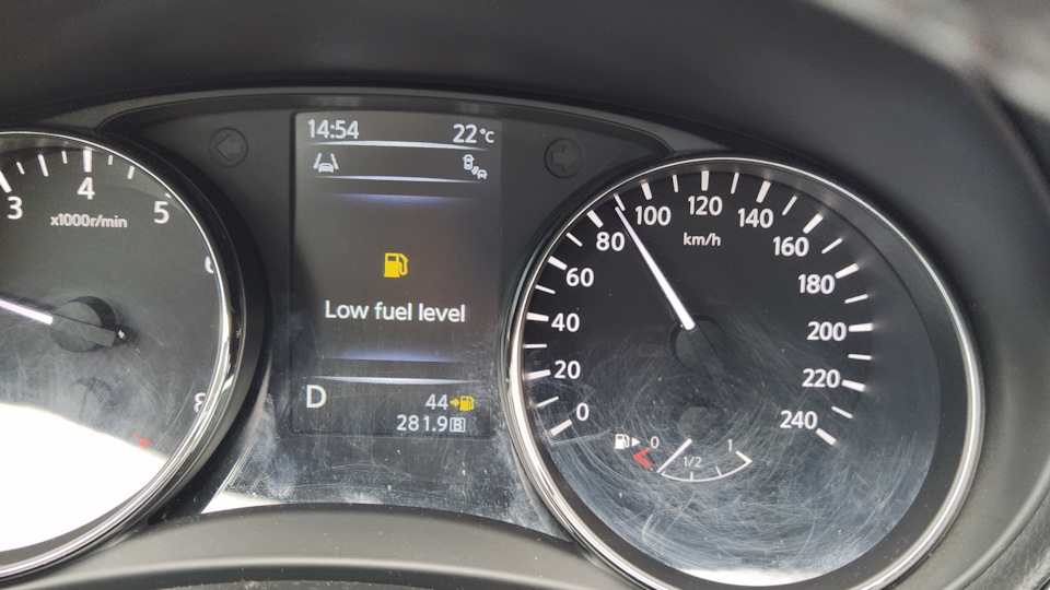 Надпись на панели — Nissan Qashqai (2G), 2 л, 2014 года | другое | DRIVE2