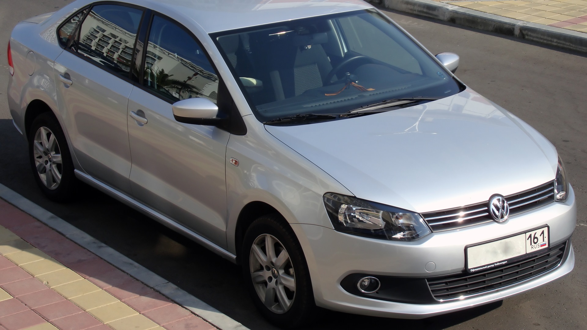 VW Polo седан Харлекин