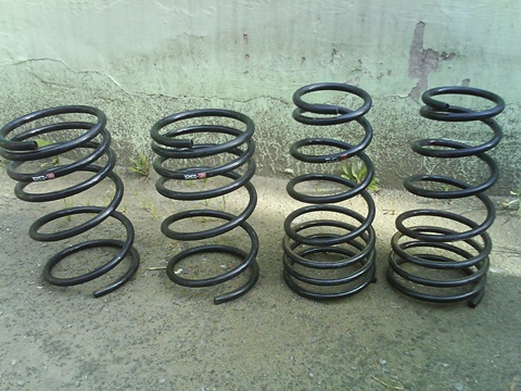 Springs D - Toyota Corolla Levin 16 L 1994