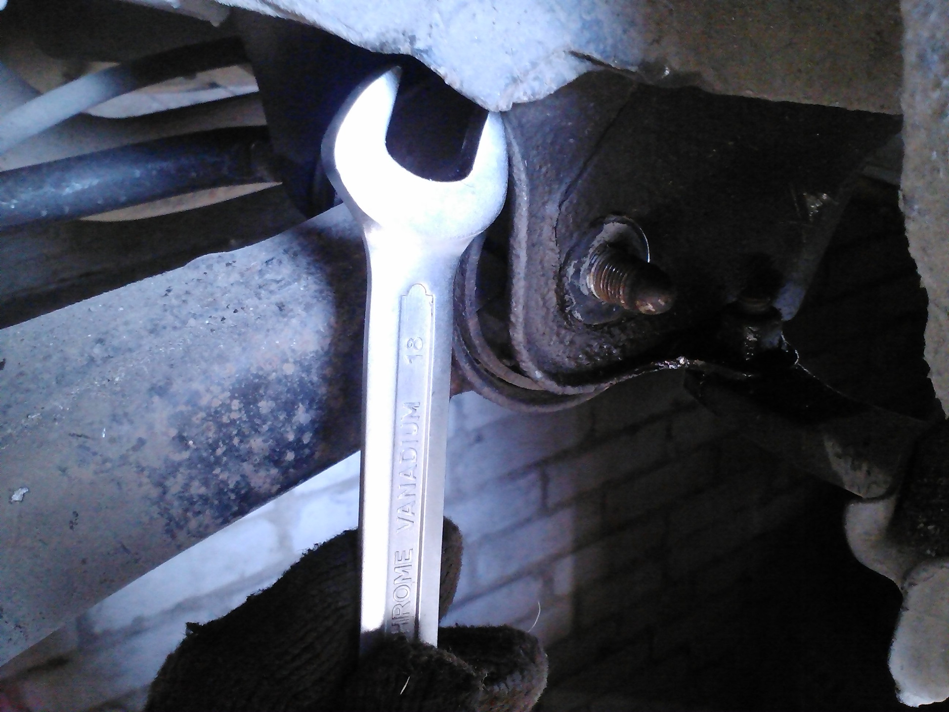 Замена сайлентблока задней балки своими руками 2 — Geely Emgrand EC7 FE ...