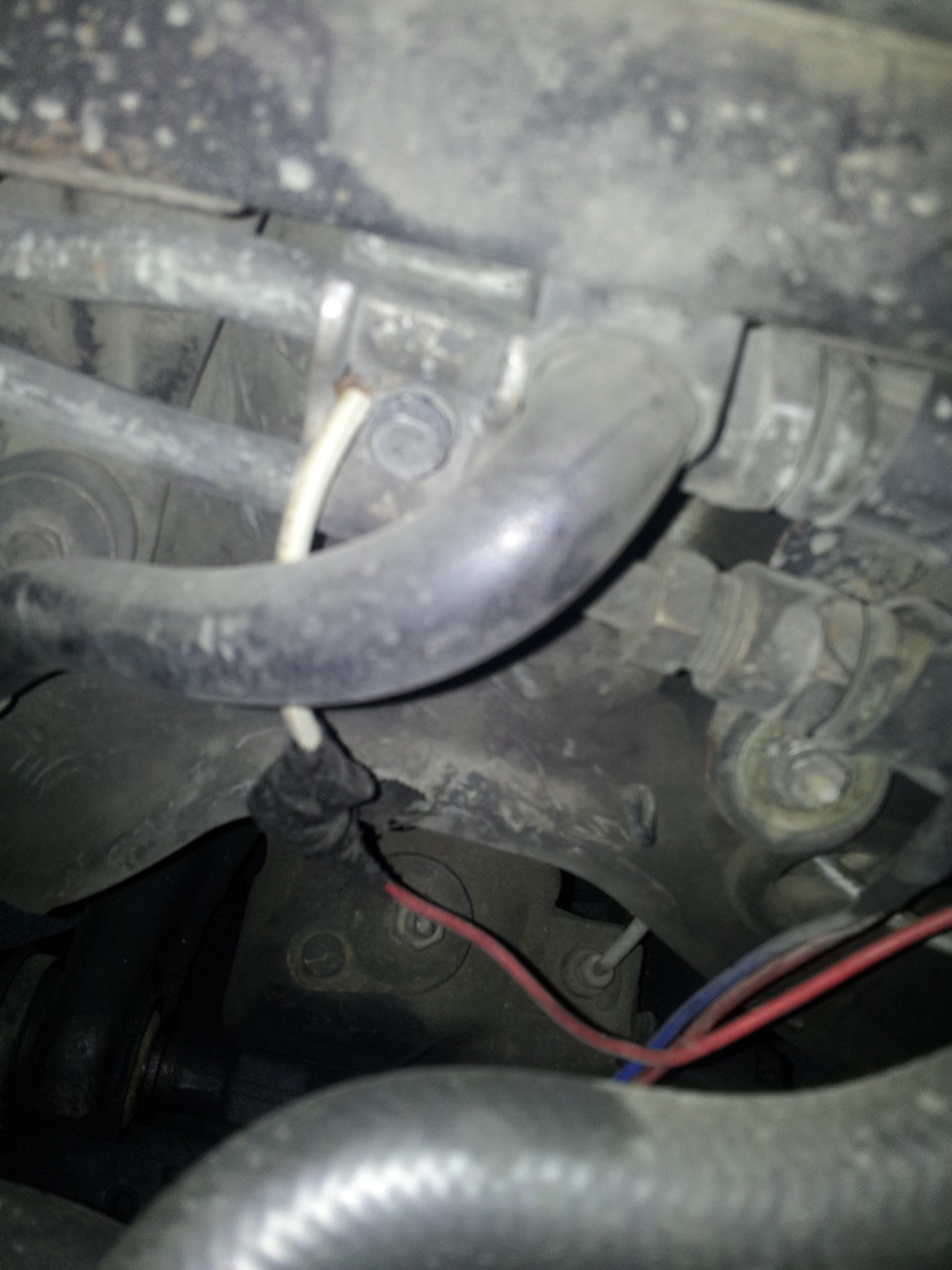 Повышение напряжения генератора — Mitsubishi Pajero (2G), 2,5 л, 1992 ...