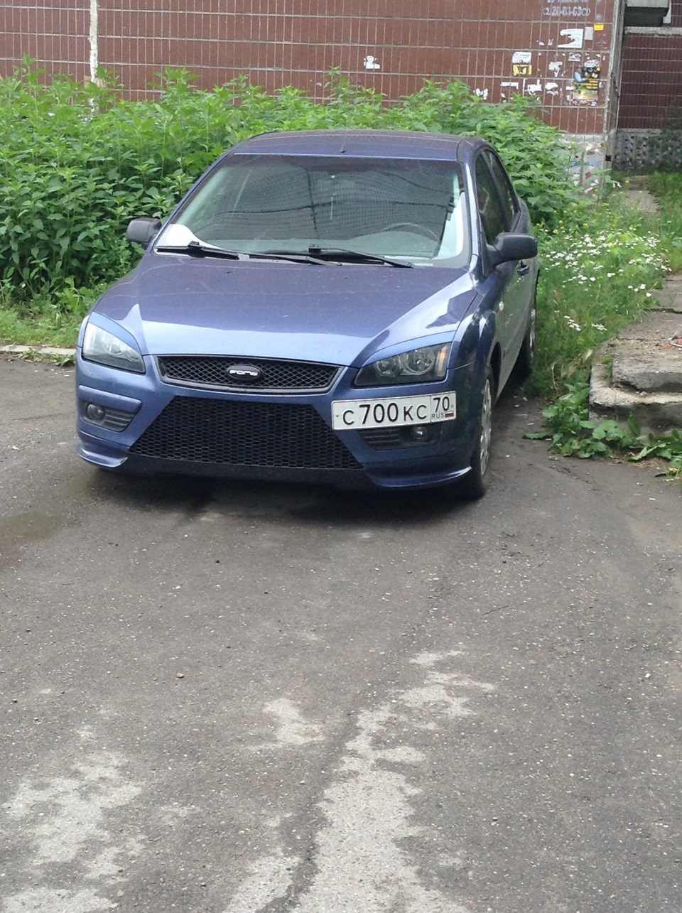 Focus drive2. Ford Focus 2 седан обвес. Бампер Форд фокус 2 дорестайлинг переделка.