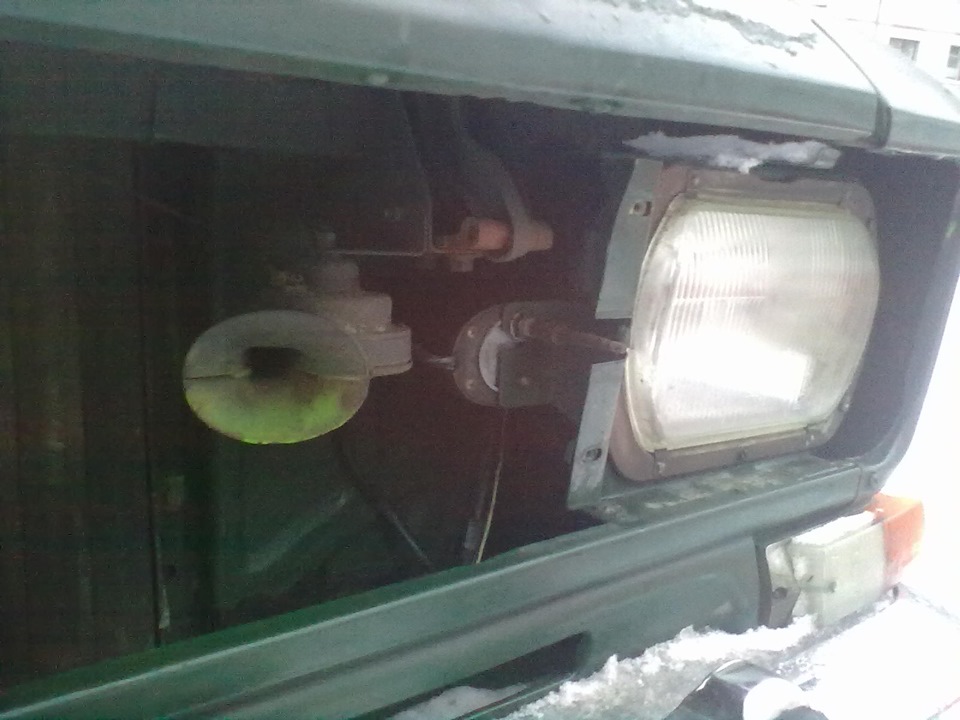 хотел поставить дворники на фары от жигулей но неодошли придется искать ...