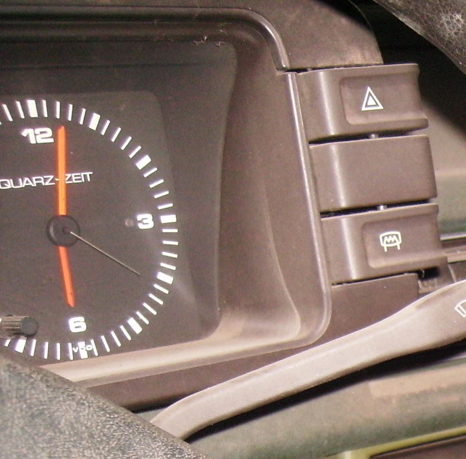 Часы ауди 80. Часы Ауди 80 б4. Датчик пробега Audi 80. Встали часы Ауди 80 б3 1990. ЖК дисплей часов Ауди 80.