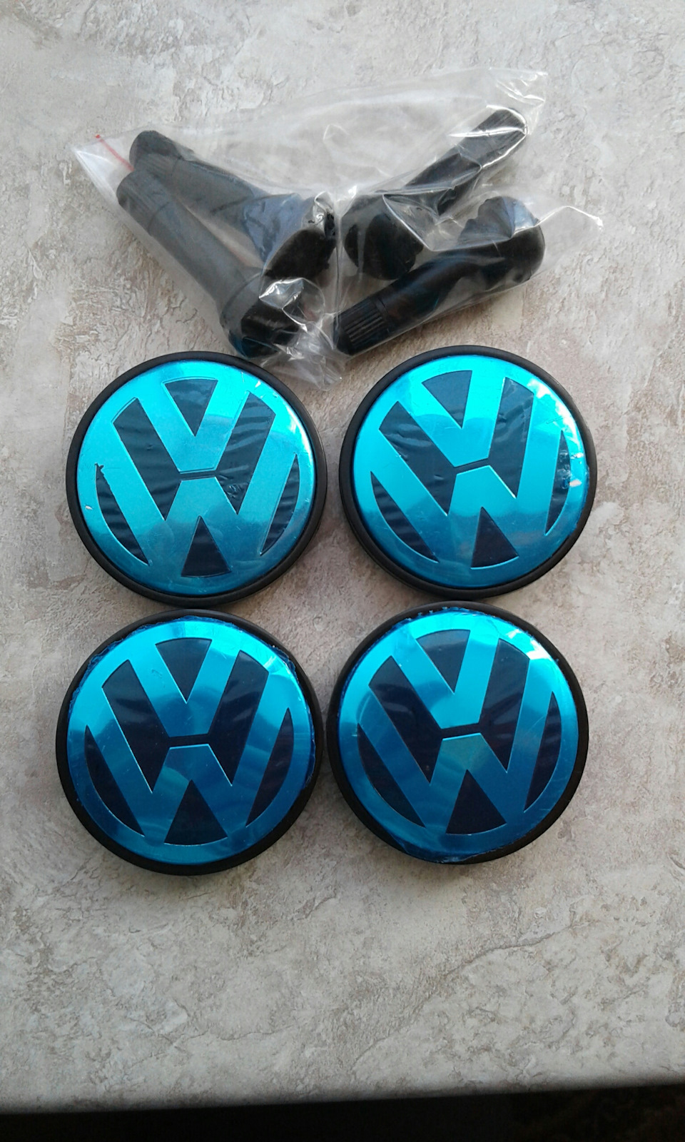 Резина и колпачки к дискам — Volkswagen Golf Mk3, 1,6 л, 1993 года ...