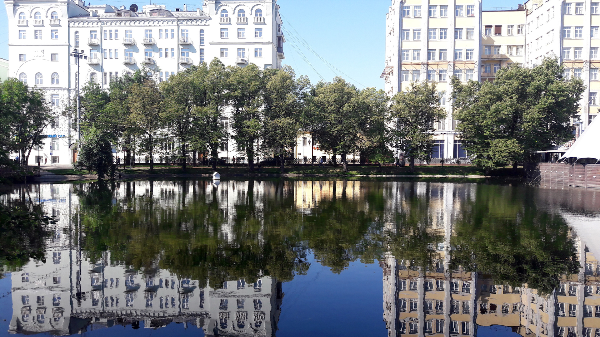 Б р москва. Чистопрудный бульвар. Чистопрудный бульвар лето Москва. Сотрудный бульвар Москва. Чистопрудный бульвар летом.