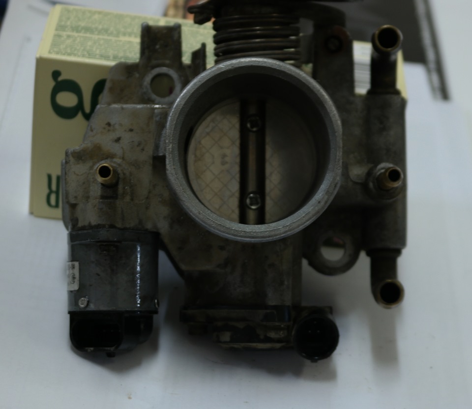 Чистка дросселя — Lada Калина седан, 1,6 л, 2008 года | своими руками ...