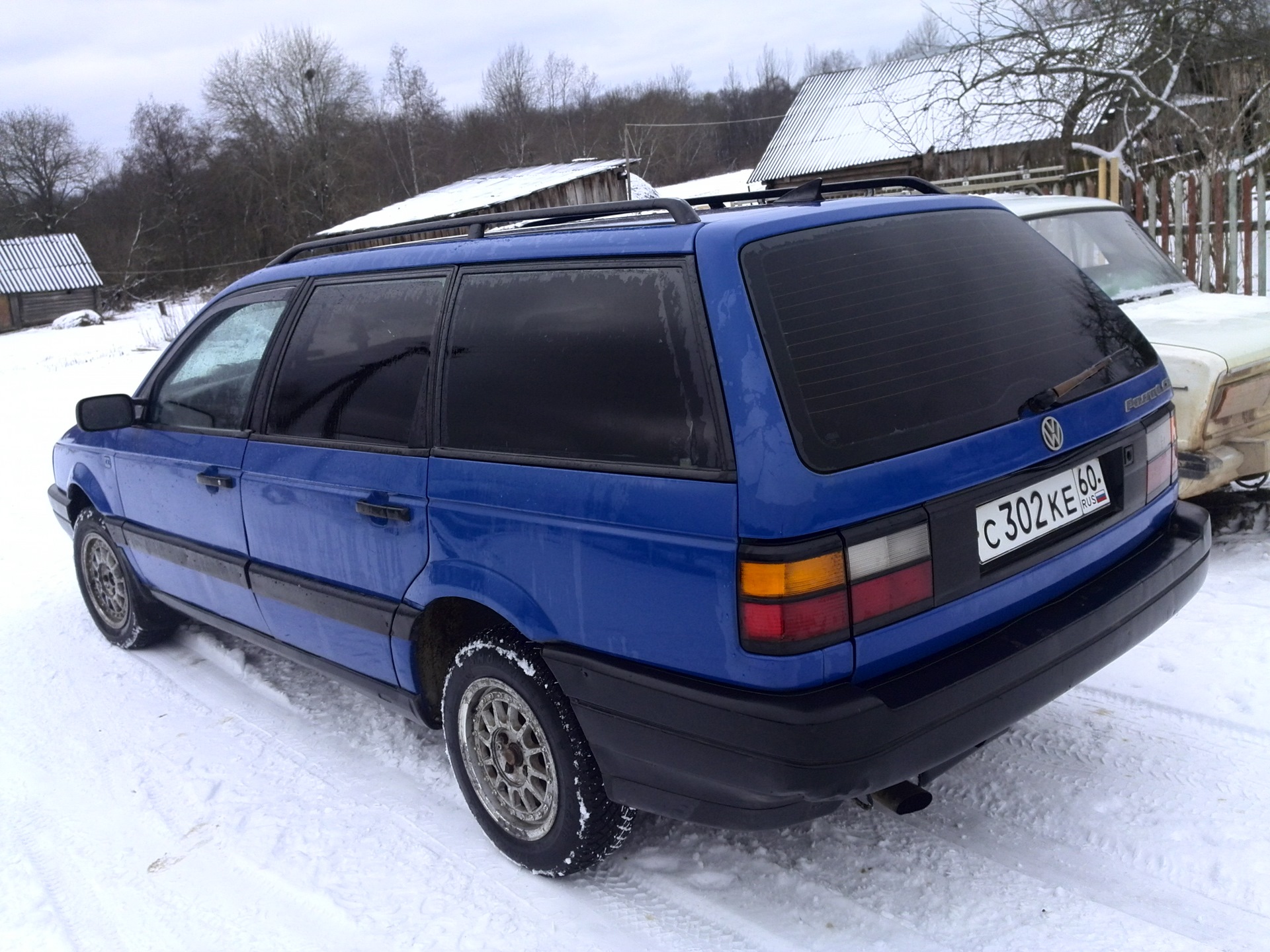 Универсал номер телефона. Фольксваген б3 универсал синий. Пассат б3 универсал. Фольксваген Пассат 1989 универсал. Volkswagen Passat b3 Wagon.