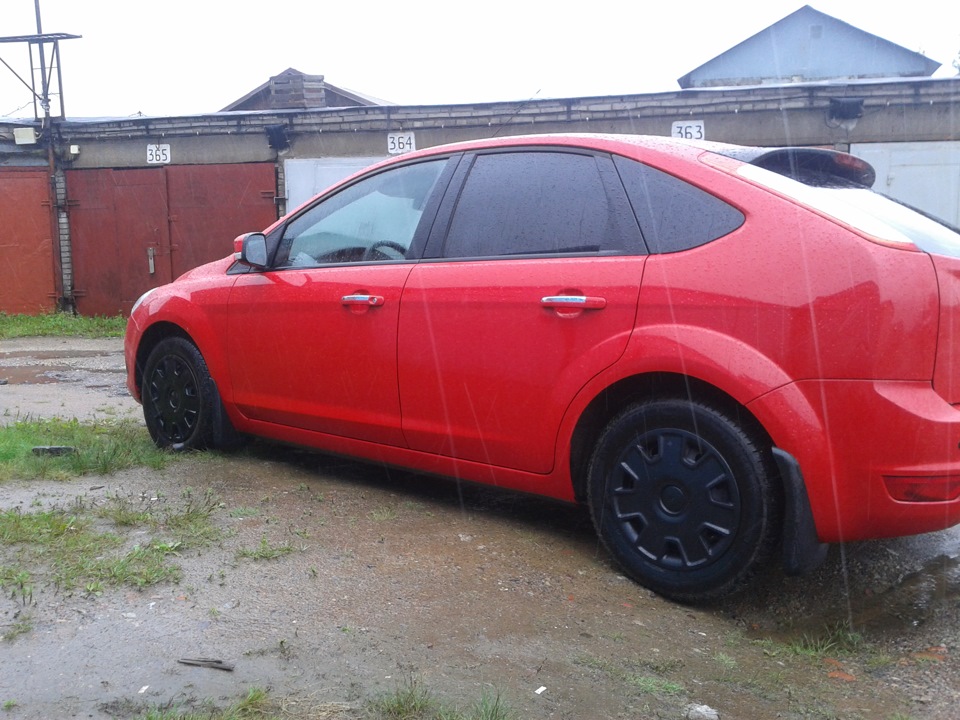 Колпаки в чёрный мат. — Ford Focus Hatchback II, 1,6 л, 2011 года ...