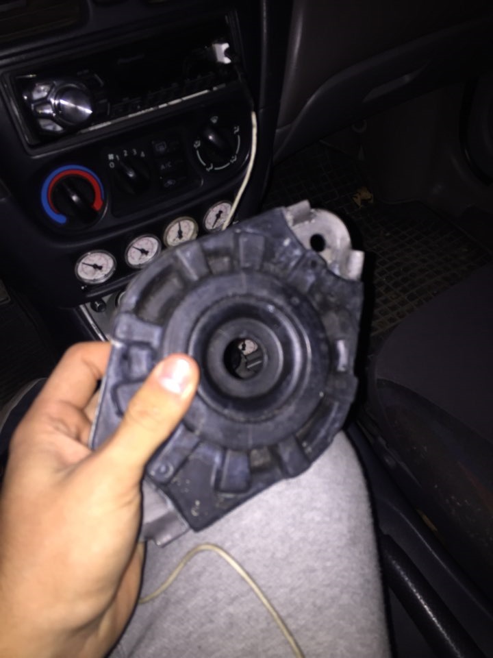 Опоры — Nissan Almera II (N16), 1,5 л, 2000 года | запчасти | DRIVE2