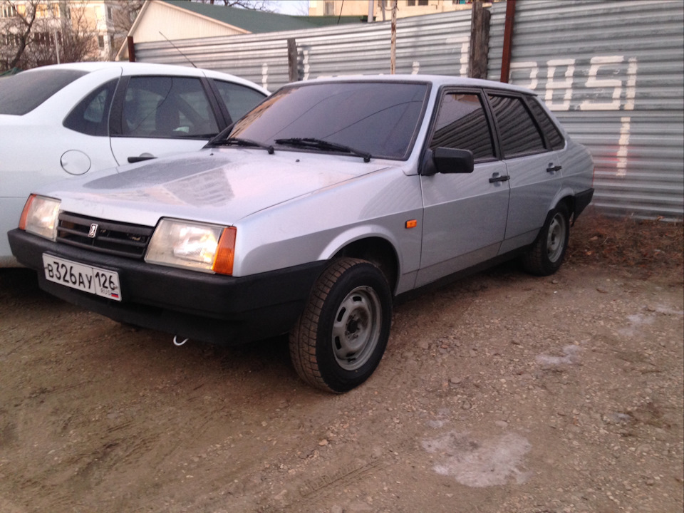 Авито саратовская область ваз. ВАЗ 21099 белая завод. Lada 21099 с завода. 21099 Черная завод. ВАЗ 21099 завод белая опер.