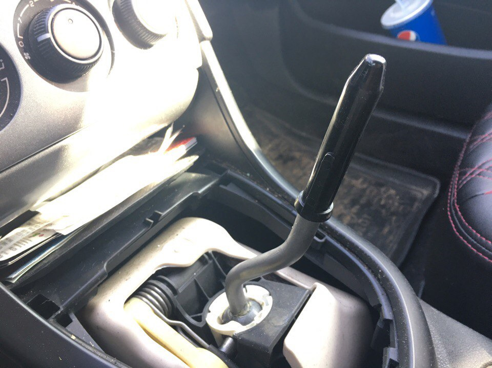 6. Снимаем ручку=) — Peugeot 308 (1G)