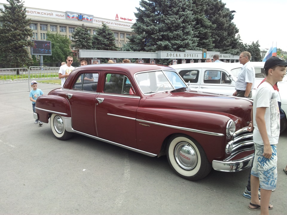 Саратовское авто. Выставка ретро автомобилей Саратов. Ретро автомобили СССР С выставки. Ретро выставка Саратов. Самара выставка ретро советских машин.