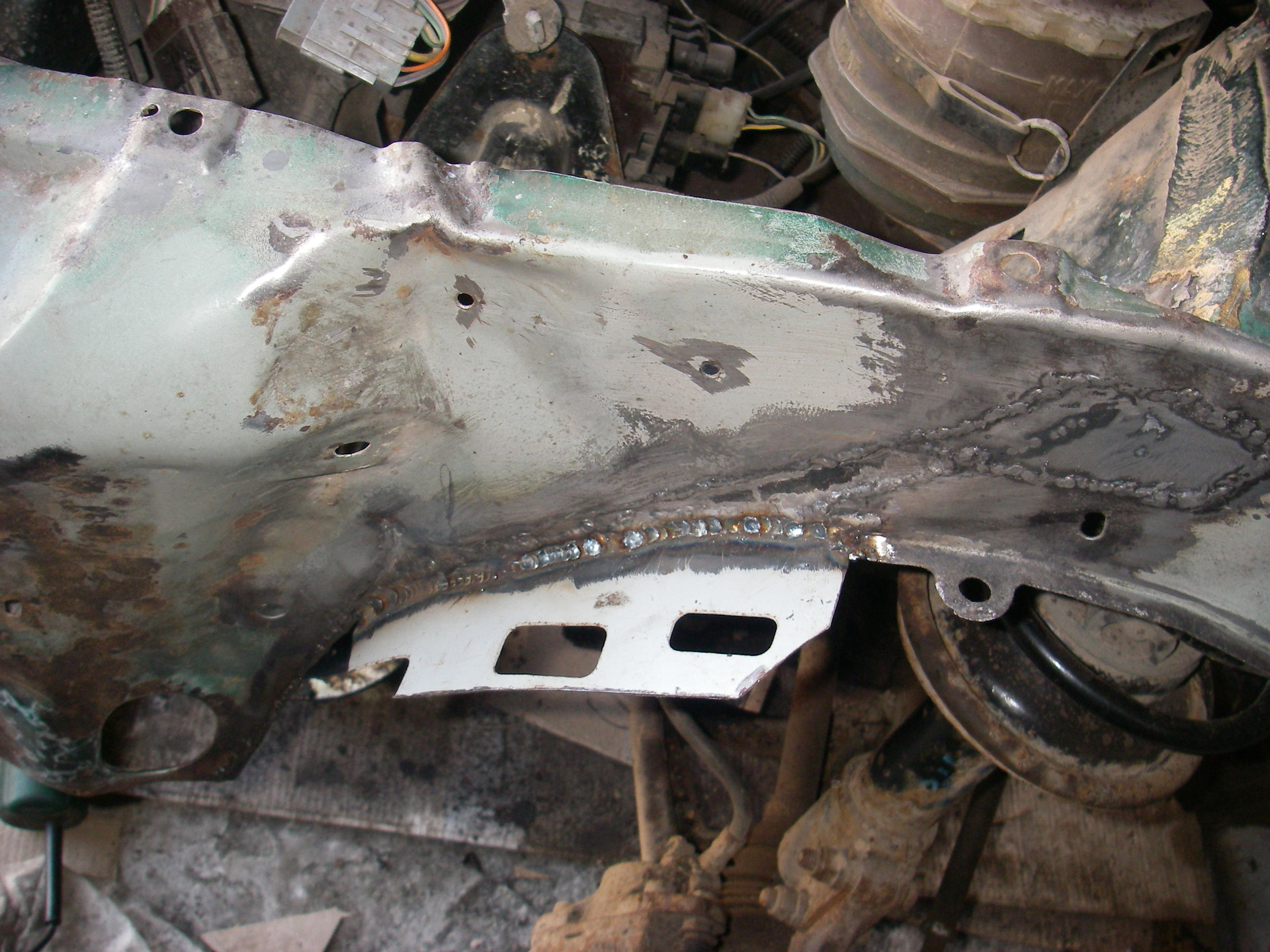 железо на днище ваз 2111. е 39 восстанавливаем левый лонжерон. усилитель задних стаканов ваз 2101. переварка кузова мерседес вито 638. восстановление левой.