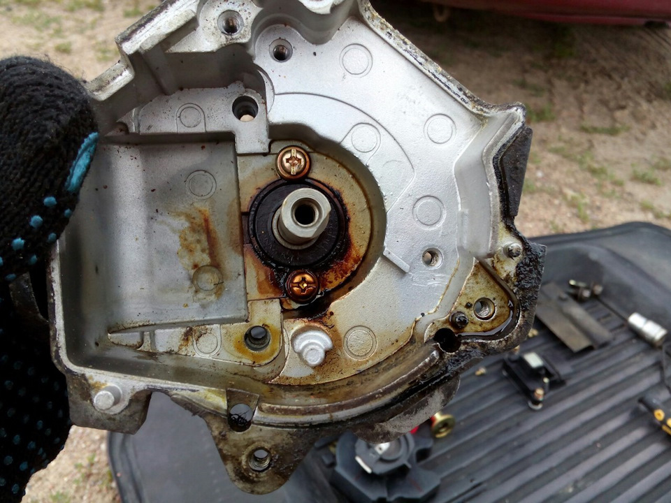 Замена сальника в трамблере S9 — Mazda 626 IV (GE), 1,8 л, 1997 года ...