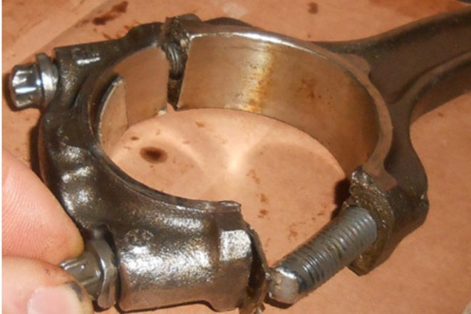 Шатун в13а01. Маркировка шатунов 2110. Бугеля шатунов. Почему нельзя менять шатуны местами. Почему нельзя менять шатуны местами.