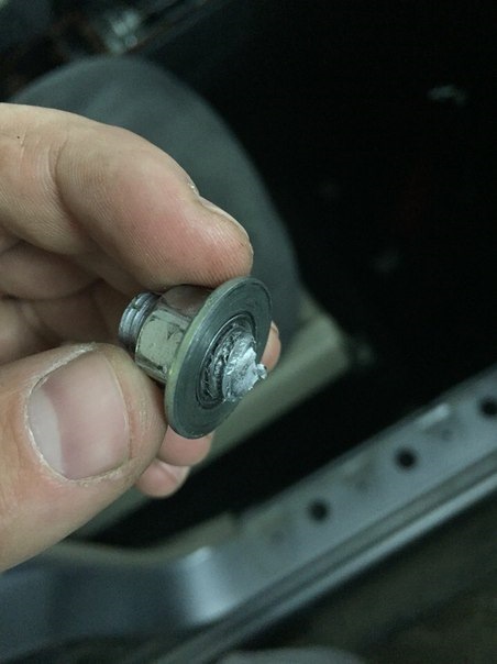 7 Сломал болт крепления пассажирского сидения сидения (!) — Mitsubishi ...