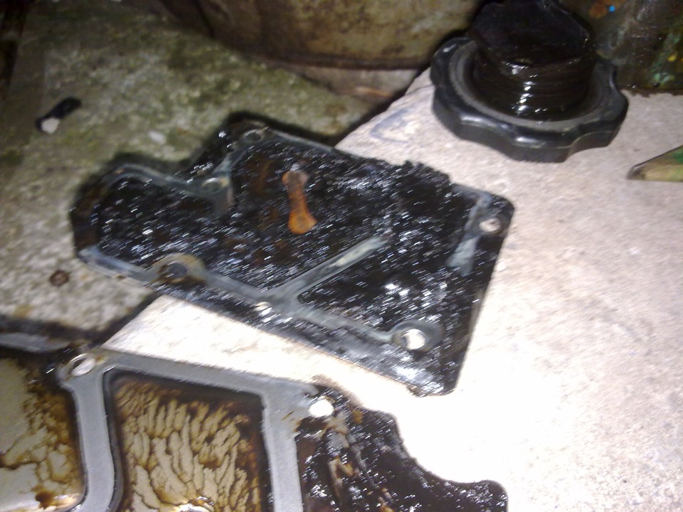 Решил поменять прокладку клапанной крышки после покупки… — Mazda 323 V ...