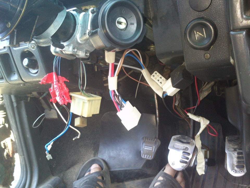 вчера заклинило замок зажигания — Lada 21099, 1,5 л, 1999 года | своими ...