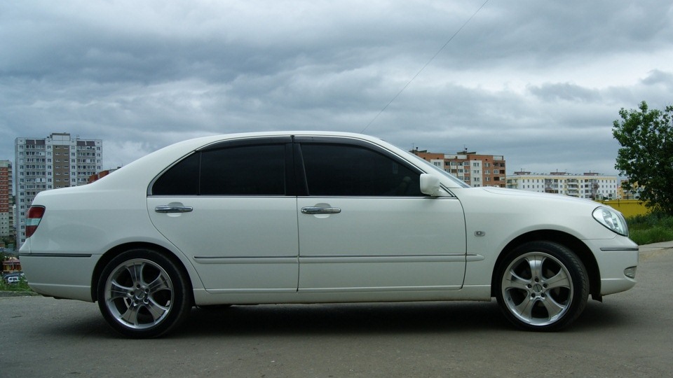 Тойота 2001 Бревис сбоку. Тойота Бревис 2007. Toyota Brevis белая. Toyota Brevis 15. Brevis est