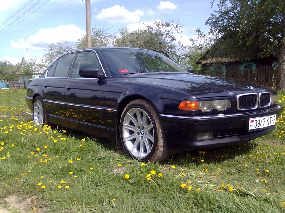 Bmw e23 745i. Bmw 750il 1991. Бмв 740 2000. Бмв 728 акула. Бмв 750 il.