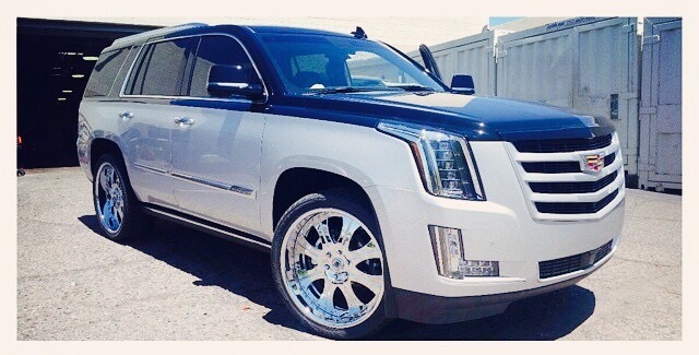 Cadillac Escalade drive2