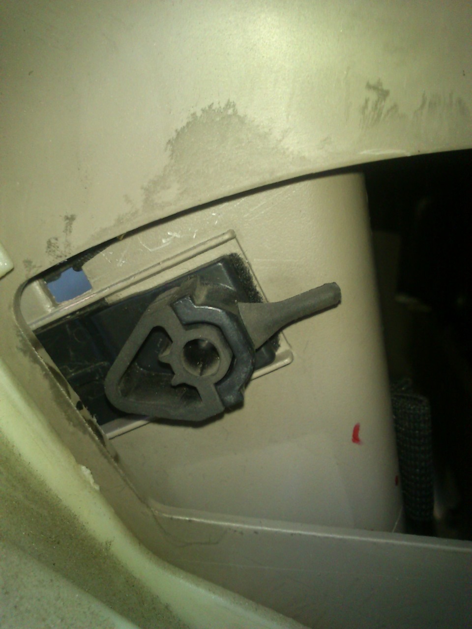 Плавное открывание бардачка — KIA Cerato (1G), 1,6 л, 2006 года ...