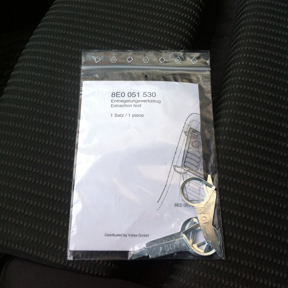 Ключи для снятия магнитолы. — Audi A4 Avant (B7), 2 л, 2007 года ...