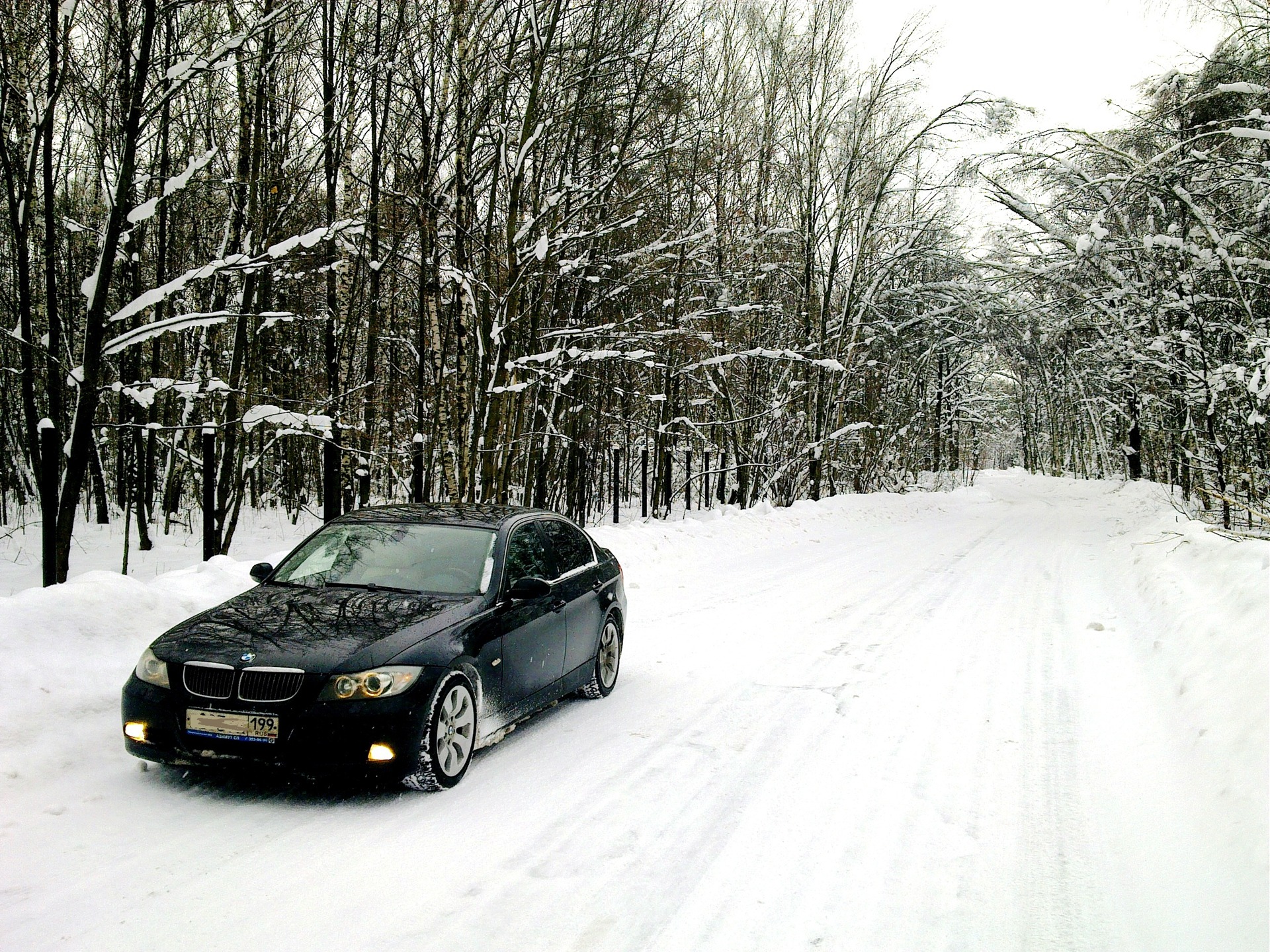 Е зим. BMW m3 зима. БМВ 3 зима. BMW 3 2008 зимой. БМВ зимой.