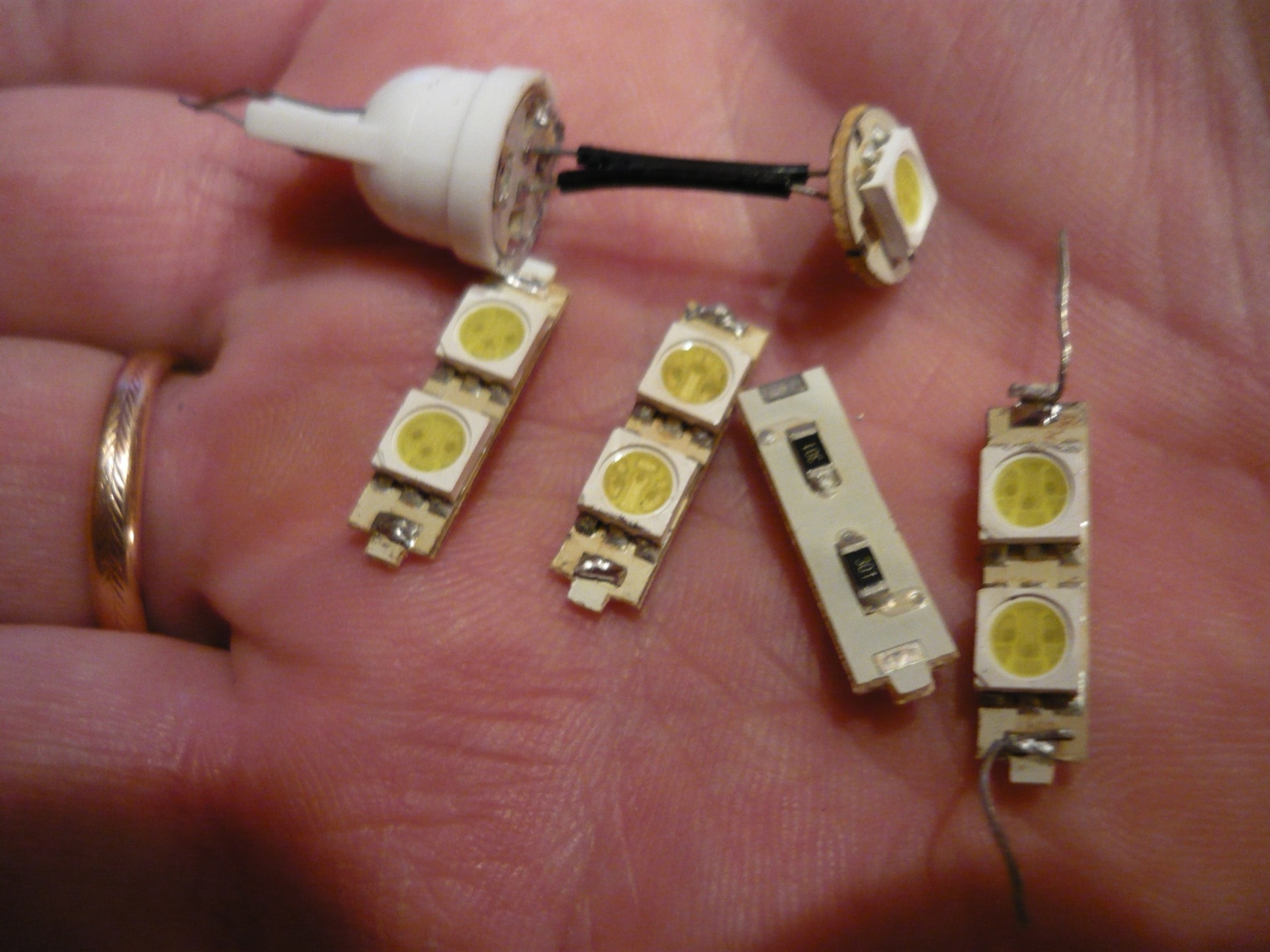 Лампочки в подсветку зеркал солнцезащитных козырьков(колхоз ...