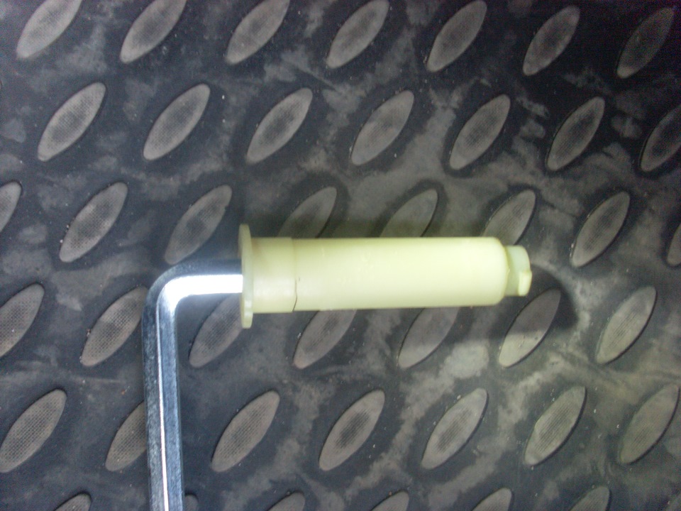 Скрипит педаль сцепления фольксваген поло седан что делать