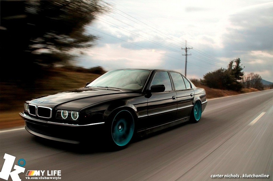 BMW e38 Black