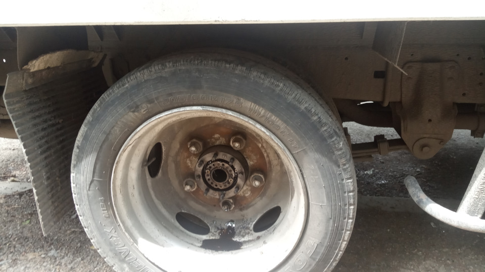 Тормозные колодки. Прокладка полуоси. — Toyota Dyna, 4,6 л, 2001 года ...