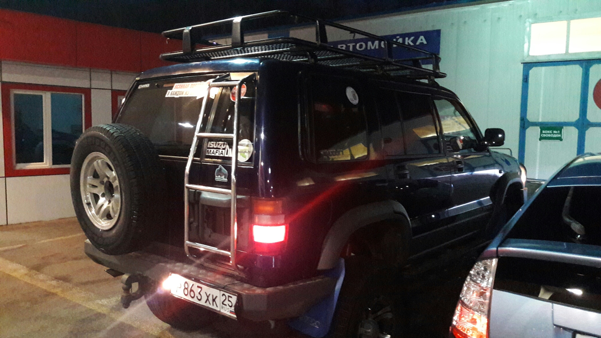 Багажник на крышу isuzu bighorn. Багажник на крышу isuzu bighorn. Багажник на крышу бигхорн. Opel monterey багажник на крышу. Экспедиционный багажник на бигхорн.