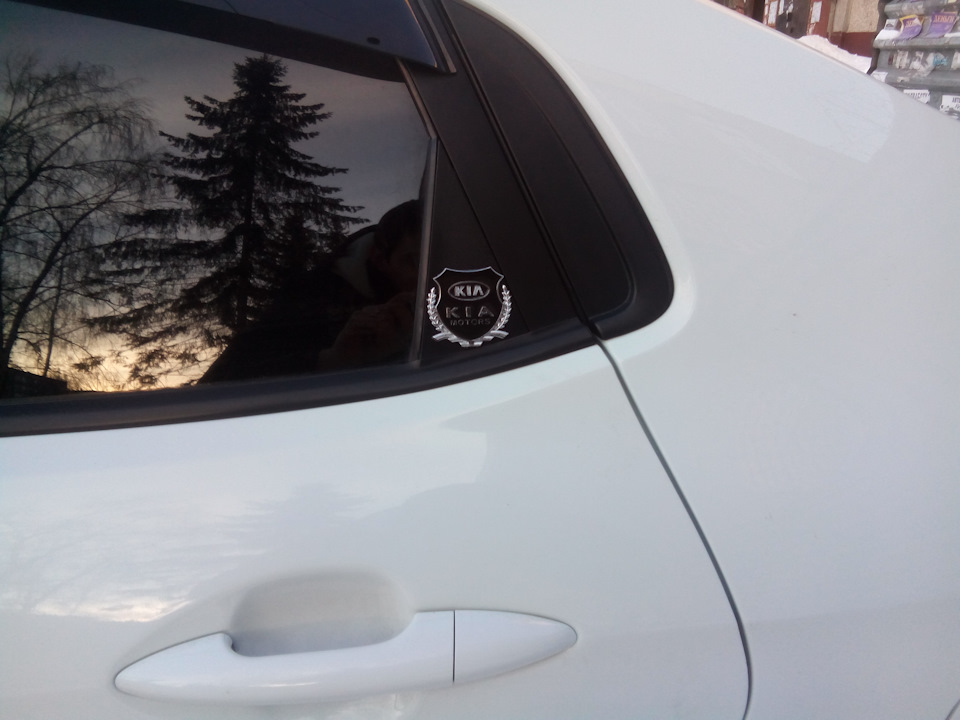 Стайлинг.Логотип Kia Motors. — KIA Rio (3G), 1,6 л, 2012 года ...